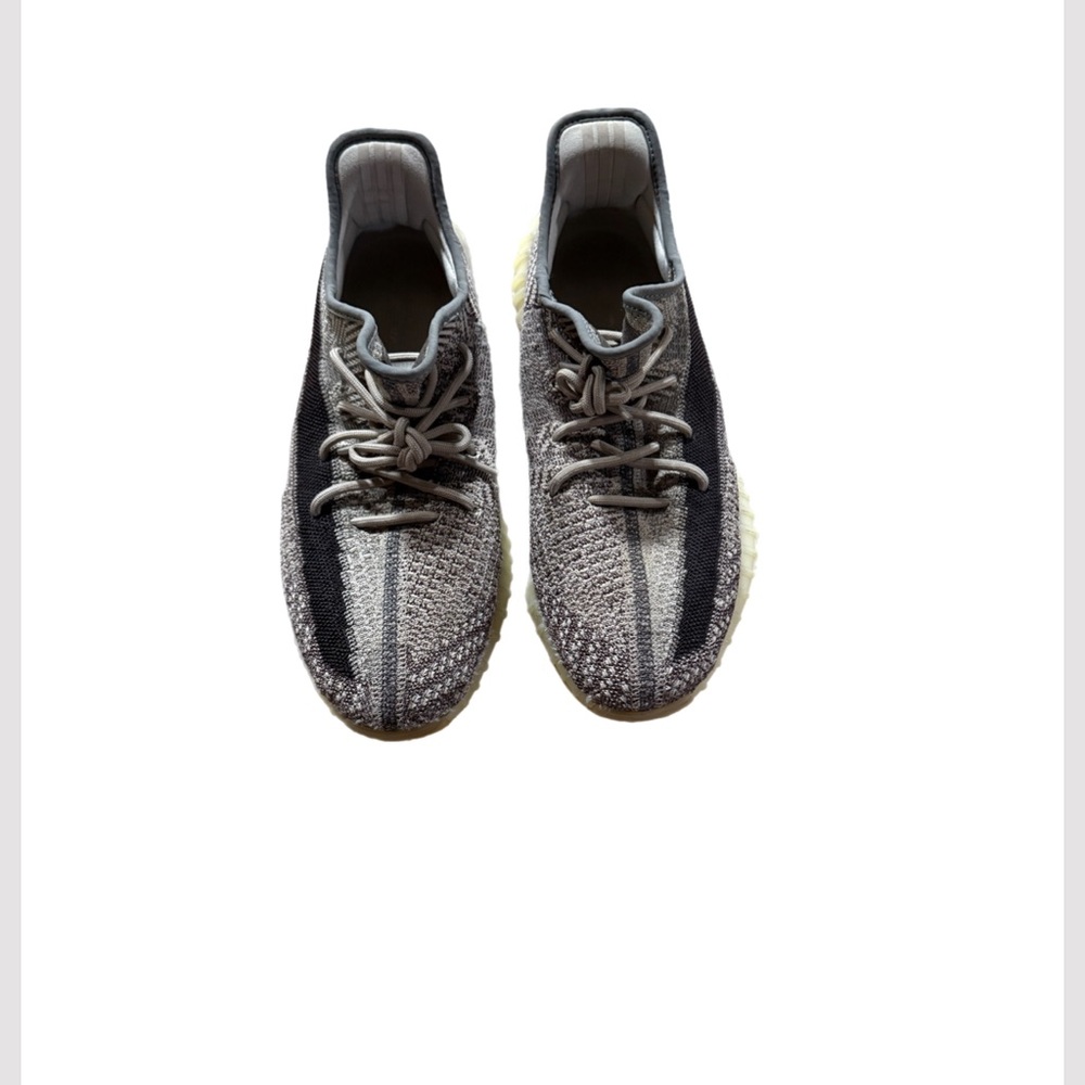 Adidas Yeezy Boost 350 V2 'Zyon' sneakers.